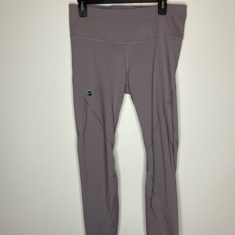Under Armour Heat Gear Workout Pants Size LG Light Purple/Mauve colour